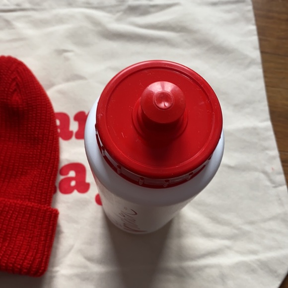 Vachon tote bag, red tuque, and white water bottle , mange de la joie sac - Picture 7 of 9